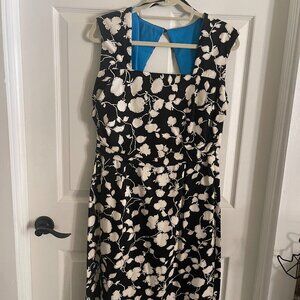 Donna Rico Black and White Floral Dress with Square Neck and Cut Out Size 12